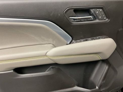 New 2026 Chevrolet Colorado ZR2 w/ Technology Package AWD/4WD image 10