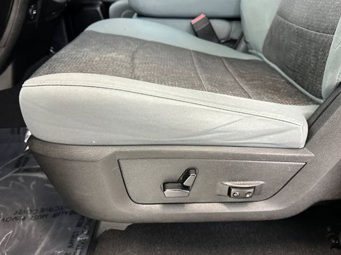 Used 2019 RAM 1500 Big Horn RWD image 14