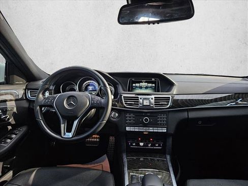 Used 2016 Mercedes-Benz E 400 4MATIC Sedan image 17