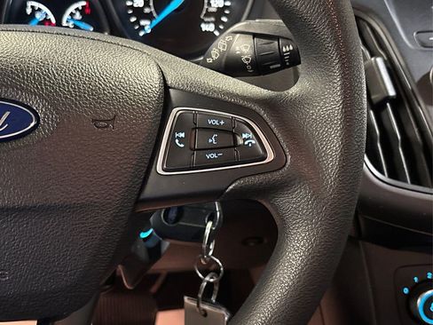 Used 2016 Ford Focus SE w/ Reverse Sensing Package image 33