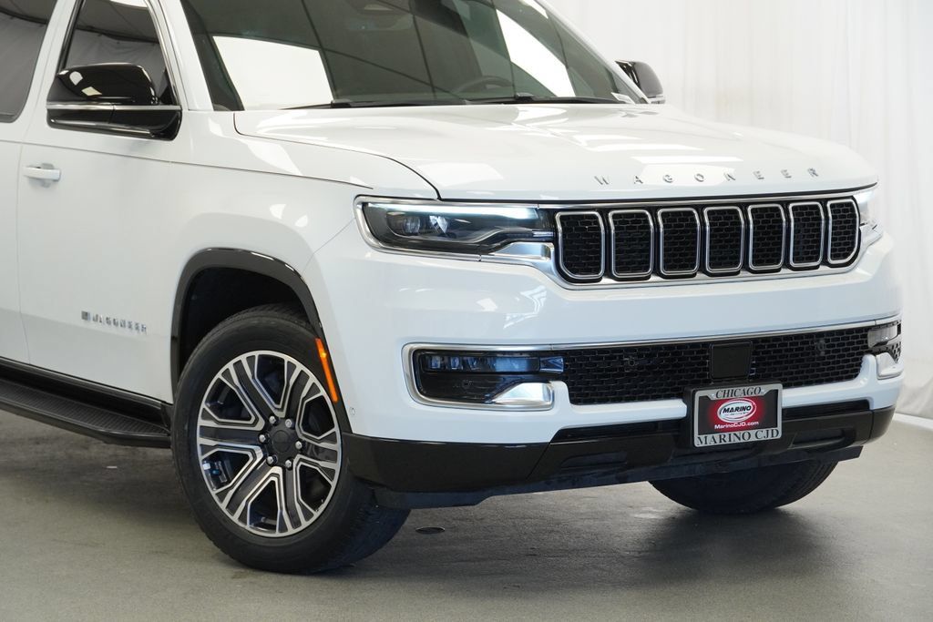 Used 2023 Jeep Wagoneer 4WD w/ Premium Group I image 8