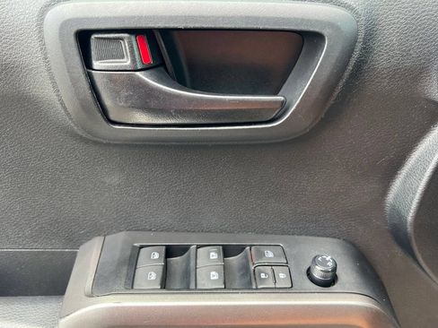 Used 2023 Toyota Tacoma SR5 RWD image 15
