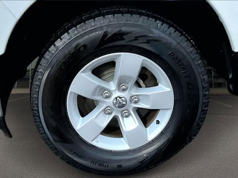 Used 2021 RAM 1500 Classic SLT image 8