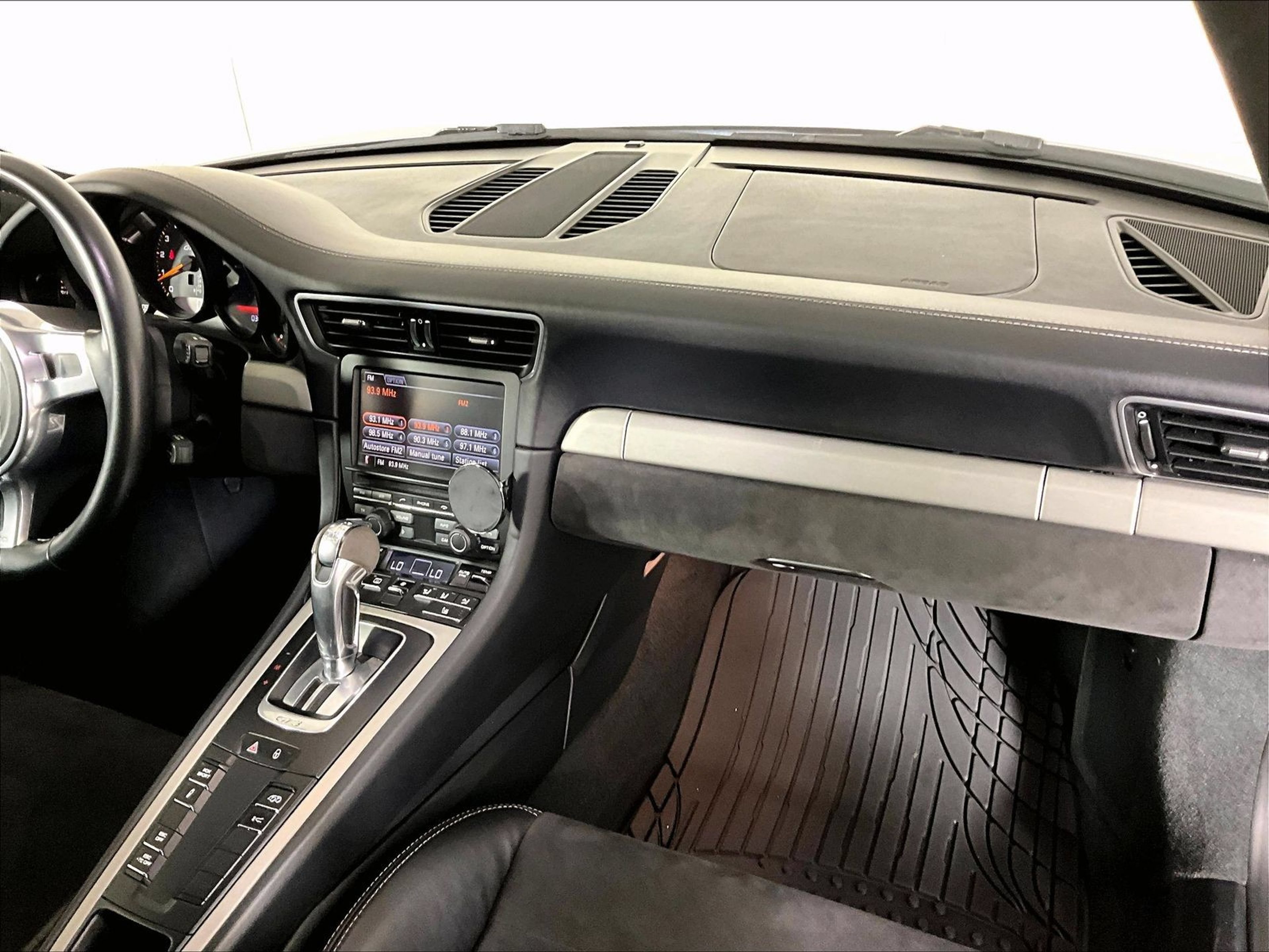 Certified 2014 Porsche 911 GT3 RWD image 17