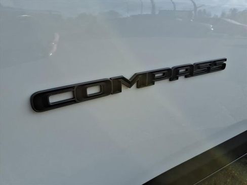 New 2026 Jeep Compass Latitude image 7