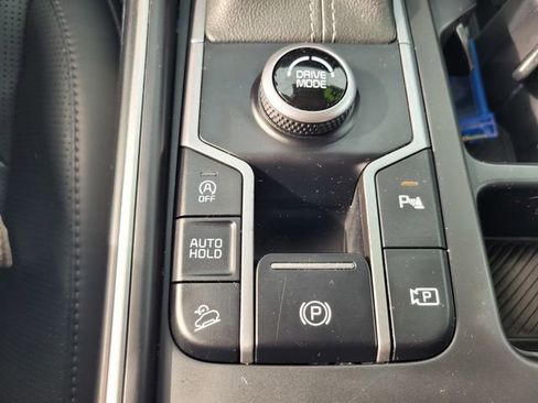 Used 2024 Kia Sorento S image 26