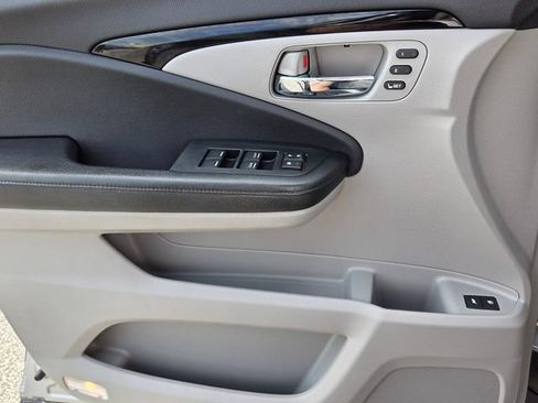 Used 2016 Honda Pilot Touring image 33