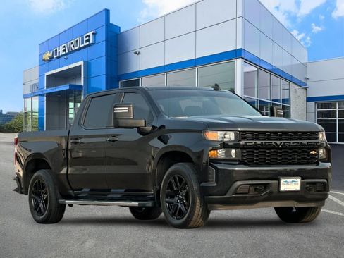 Used 2019 Chevrolet Silverado 1500 Custom w/ Custom Max Trailering Package AWD/4WD image 9