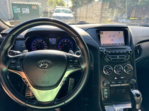 Used 2015 Hyundai Genesis 3.8 RWD image 24