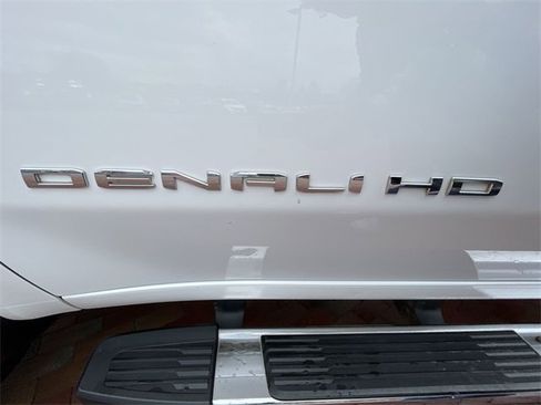 Used 2021 GMC Sierra 2500 Denali w/ Denali Ultimate Package image 13