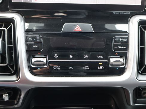 Used 2023 Kia Sorento EX image 29