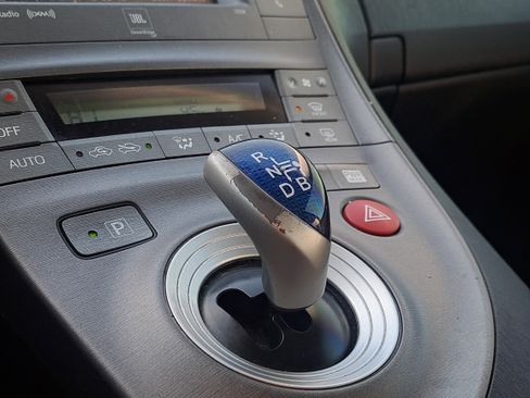 Used 2012 Toyota Prius Four image 17