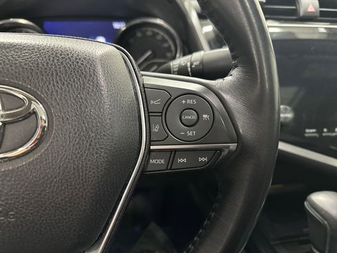 Used 2019 Toyota Camry XLE image 20