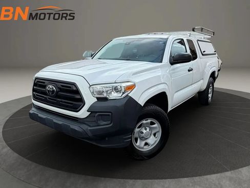 Used 2019 Toyota Tacoma SR RWD image 1