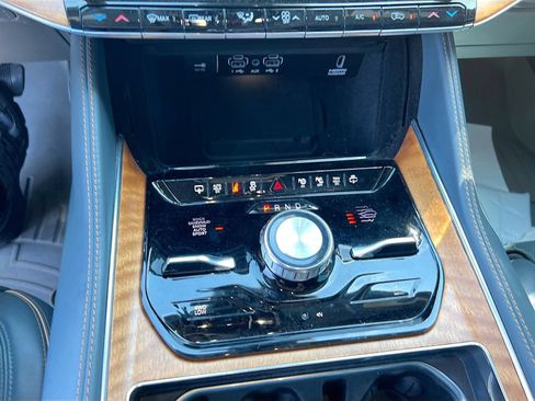 Used 2022 Jeep Grand Wagoneer Series II w/ Convenience Group III AWD/4WD image 16