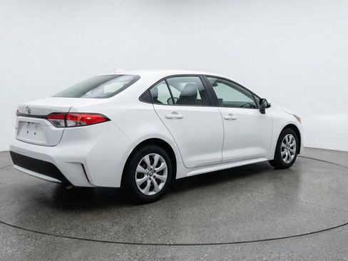 Used 2025 Toyota Corolla LE image 9