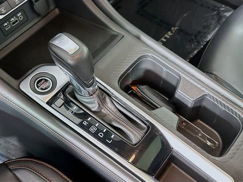 Used 2024 Nissan Sentra SR w/ SR Premium Package FWD image 18
