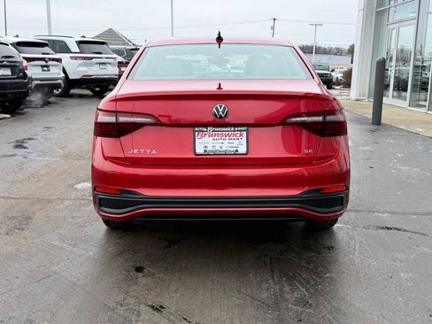 Certified 2023 Volkswagen Jetta SE FWD image 5