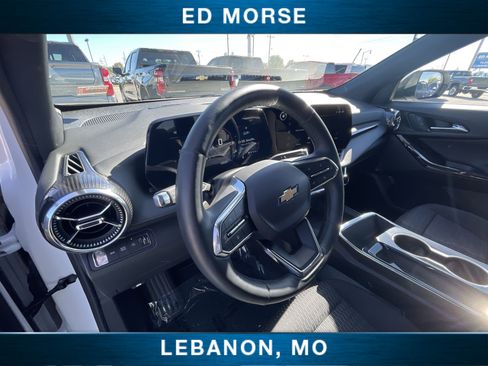 Used 2025 Chevrolet Equinox LT image 10