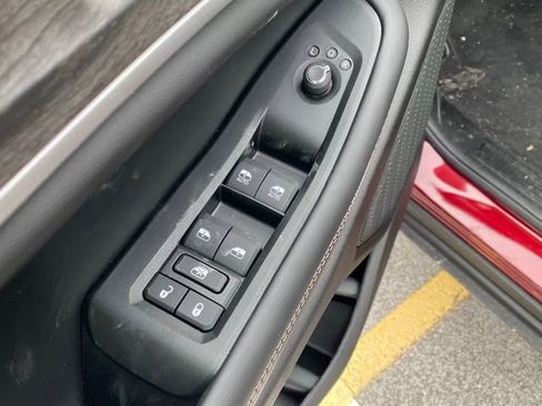 New 2025 Jeep Grand Cherokee L Limited w/ Black Appearance Package AWD/4WD image 13