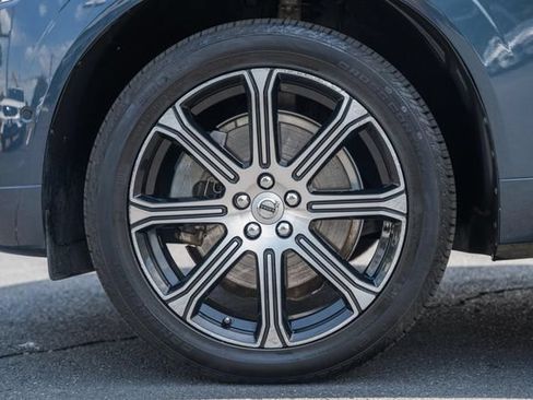 Used 2018 Volvo XC60 T8 Inscription w/ Advanced Package AWD/4WD image 17