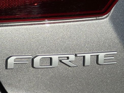 Used 2023 Kia Forte LXS image 12