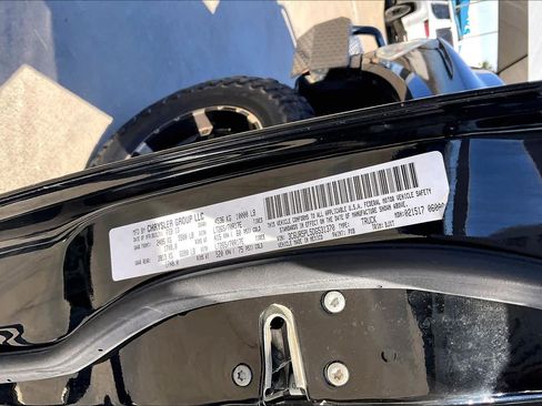 Used 2013 RAM 2500 Longhorn image 32