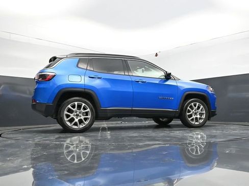 Used 2025 Jeep Compass Limited AWD/4WD image 58