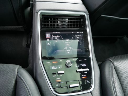 Used 2022 Porsche Panamera 4 Platinum Edition image 12