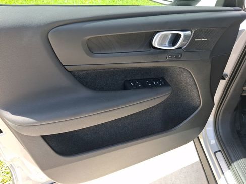 Used 2023 Volvo XC40 Recharge Ultimate w/ Protection Package Premier AWD/4WD image 15