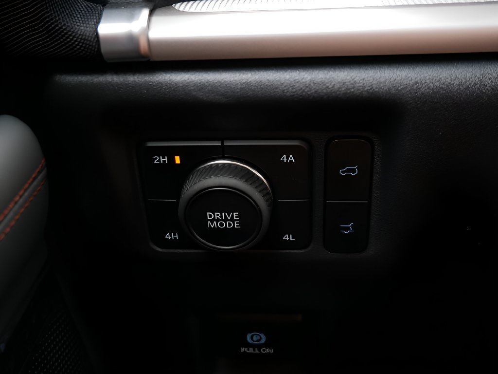 Used 2025 Ford Expedition Active AWD/4WD image 18
