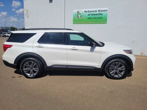 Used 2022 Ford Explorer XLT w/ Equipment Group 202A RWD image 5
