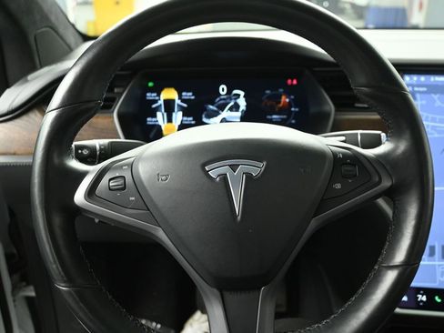 Used 2020 Tesla Model X Long Range image 17