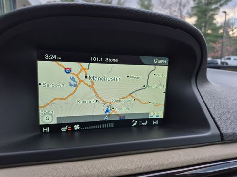 Used 2016 Volvo XC70 T5 Platinum image 28