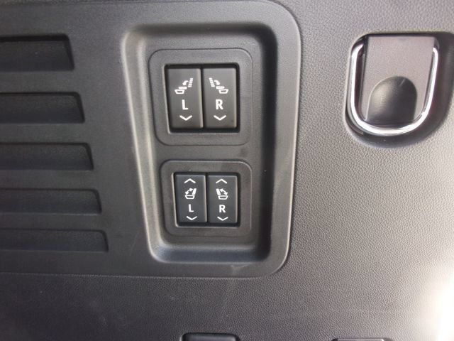 Used 2026 Chevrolet Traverse High Country w/ LPO, Floor Liner Package AWD/4WD image 31