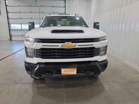 Used 2024 Chevrolet Silverado 2500 Custom w/ Custom Convenience Package AWD/4WD image 3