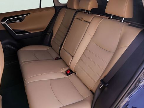 Used 2025 Toyota RAV4 Limited image 27