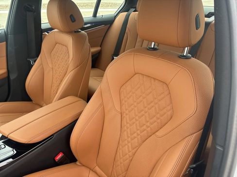 Used 2023 BMW 530i xDrive 530i xDrive w/ Premium Package image 14