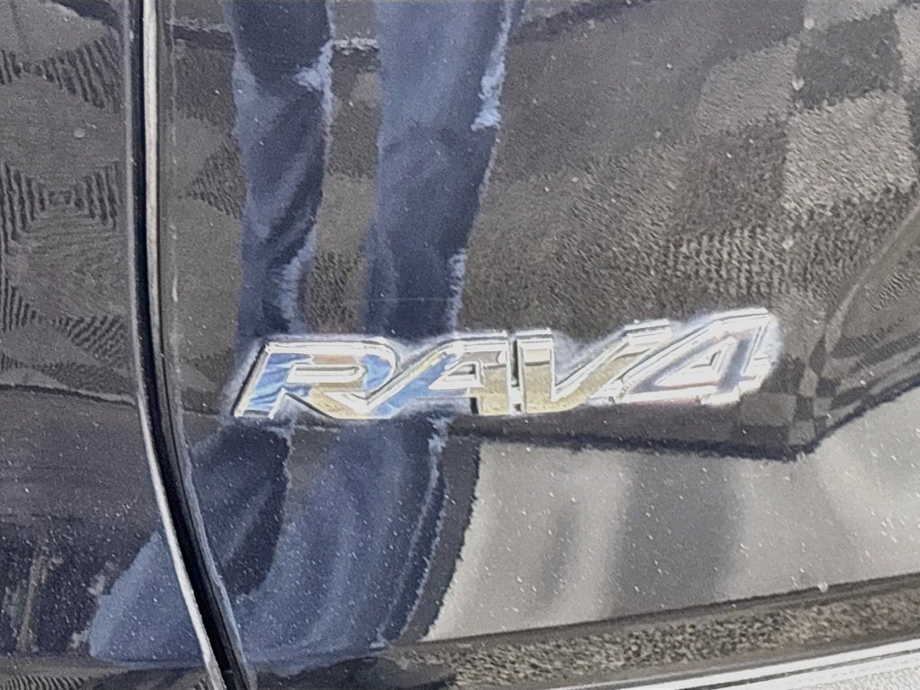 Used 2022 Toyota RAV4 Limited AWD/4WD image 25