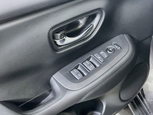 Used 2023 Honda HR-V LX image 17