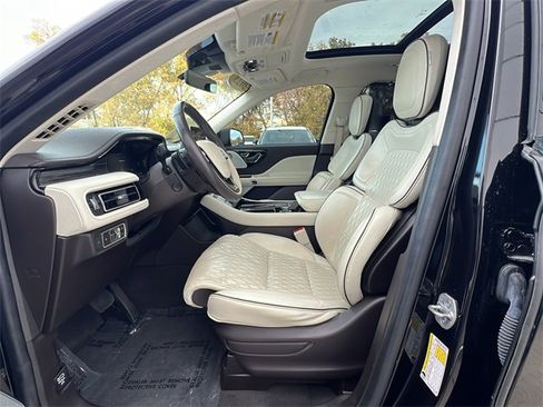 Used 2023 Lincoln Aviator Black Label w/ Jet Package image 29