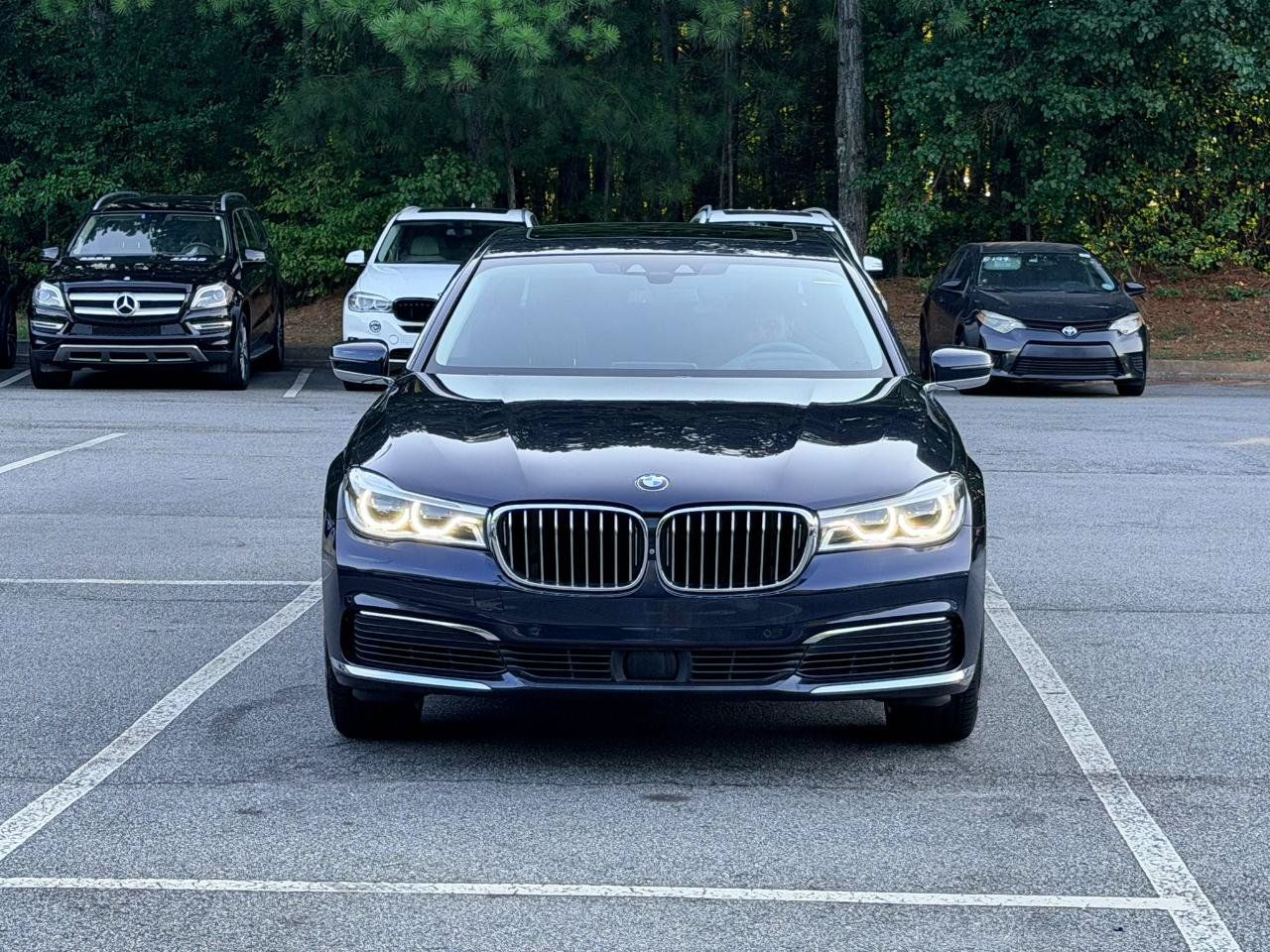 Used 2019 BMW 750i w/ Executive Package RWD image 4