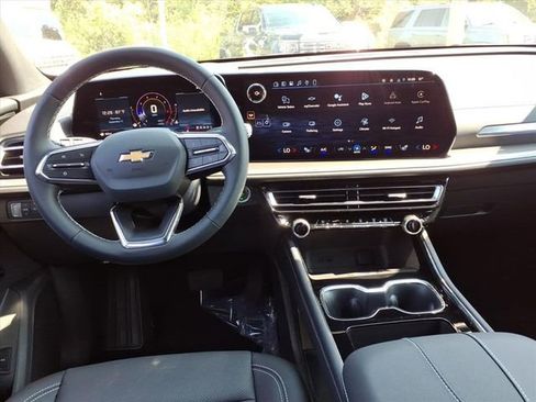 New 2026 Chevrolet Traverse LT image 9