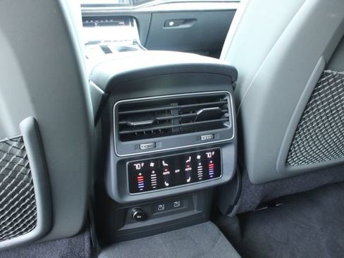 Used 2021 Audi Q8 Prestige AWD/4WD image 33