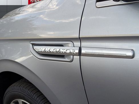 Used 2021 Lincoln Navigator Reserve w/ Luxury Package image 13