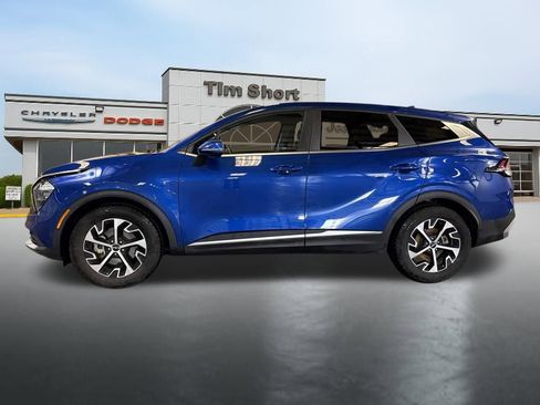 Used 2023 Kia Sportage EX FWD image 2