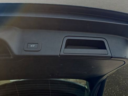 Used 2025 Land Rover Range Rover Evoque S image 16