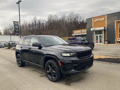 Used 2023 Jeep Grand Cherokee Altitude