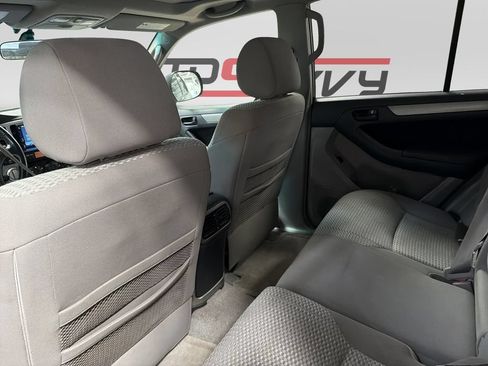 Used 2007 Toyota 4Runner SR5 AWD/4WD image 16