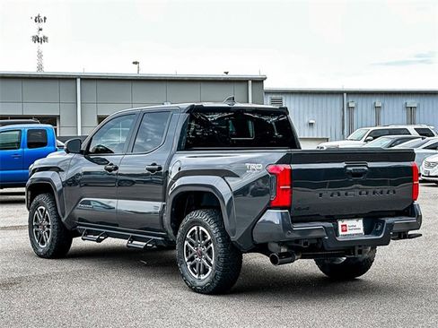 Certified 2025 Toyota Tacoma TRD Off-Road image 6